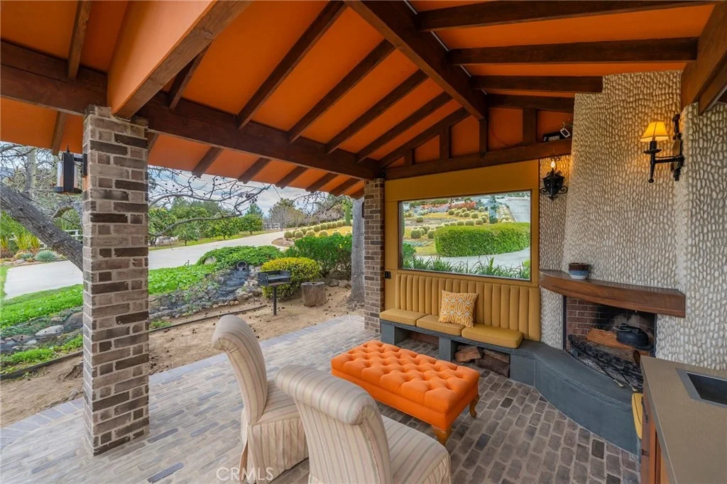 Photo of 2740 Los Alisos Drive
