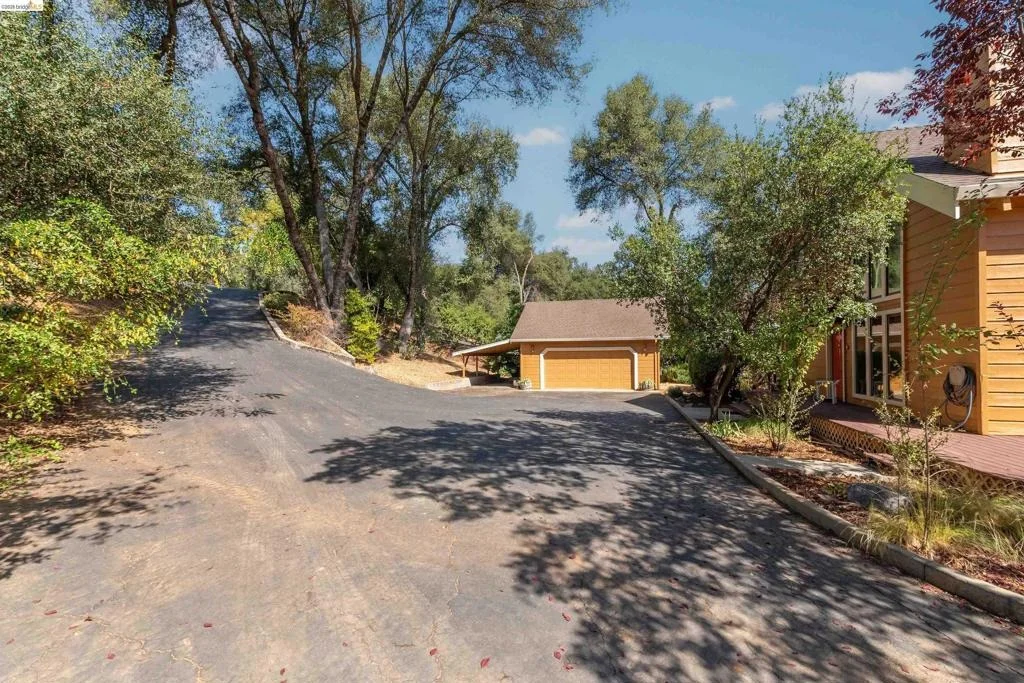 Photo of 20425 Brook Dr.