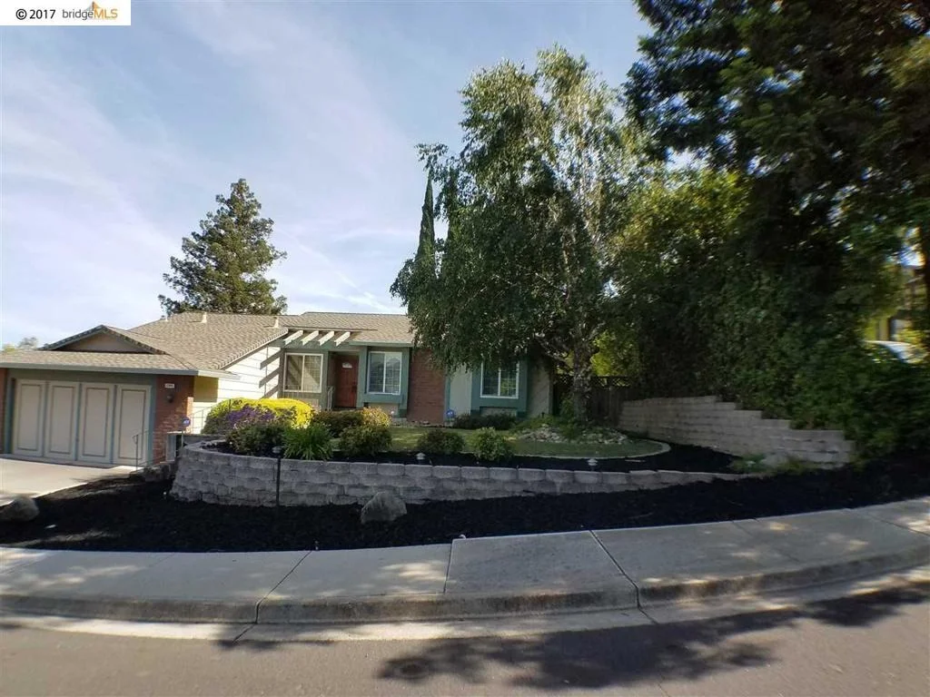 Photo of 2305 Lafayette Dr