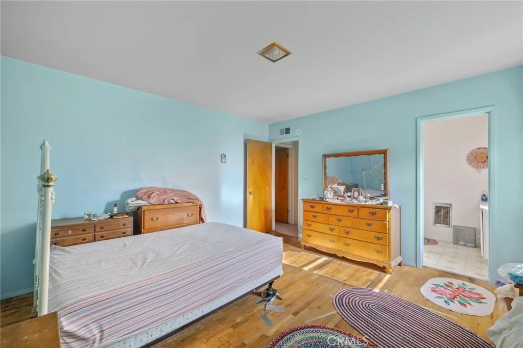 Photo of 1121 Highland Oaks Drive