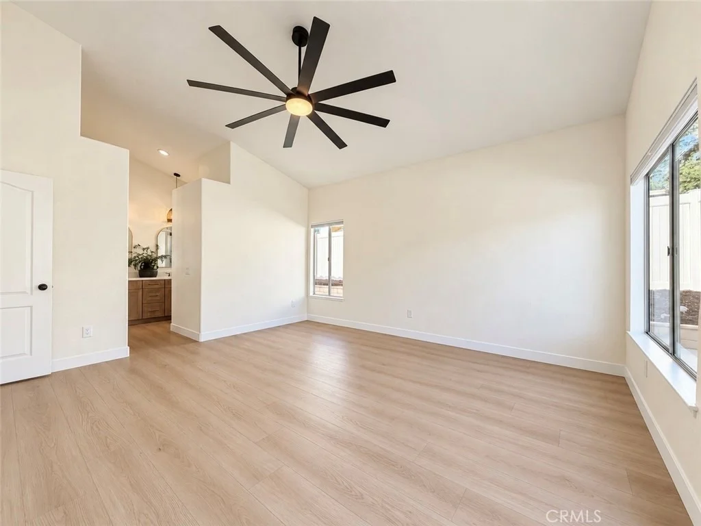 Photo of 35584 Larkspur