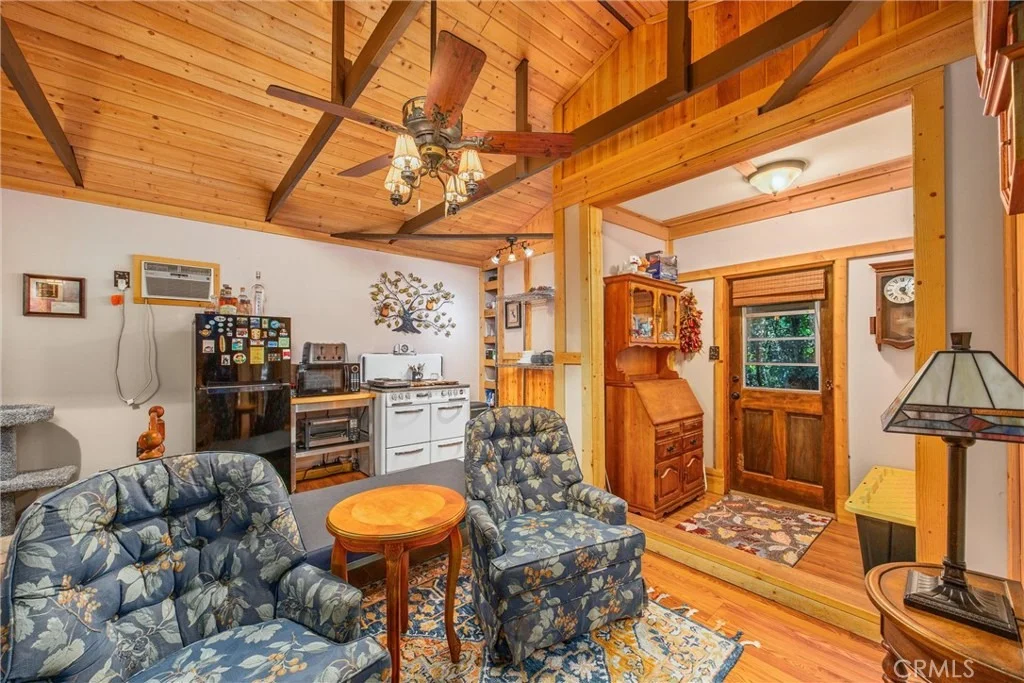 Photo of 14719 Boyle