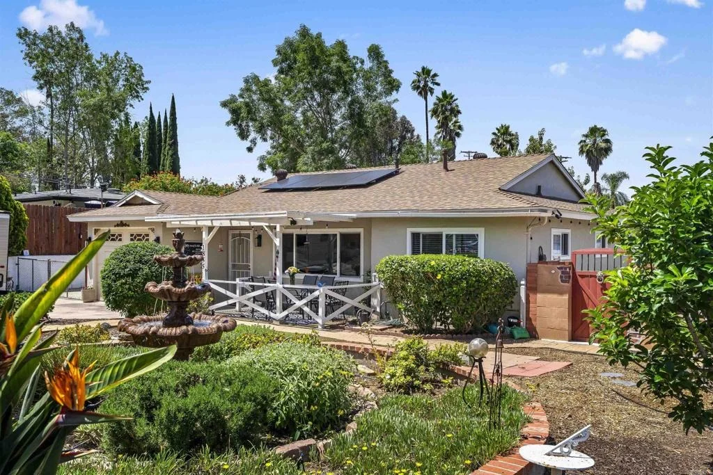 Photo of 1855 Kurenda Way