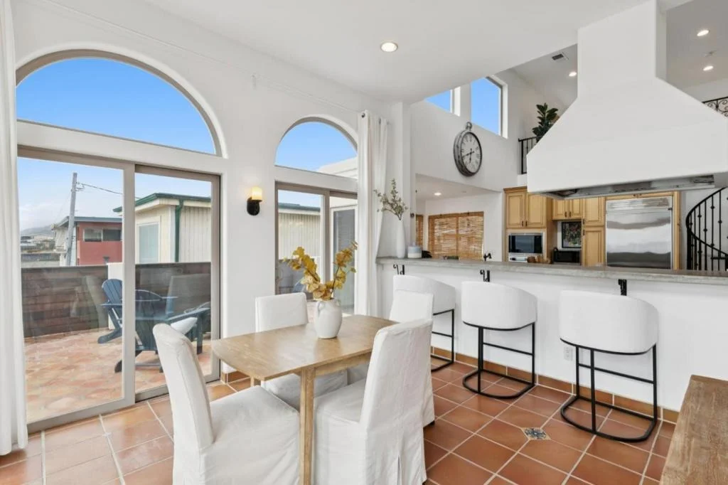 Photo of 1669 Beach Boulevard
