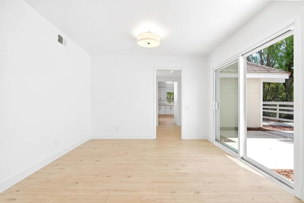 Photo of 37985 Avenida Bravura