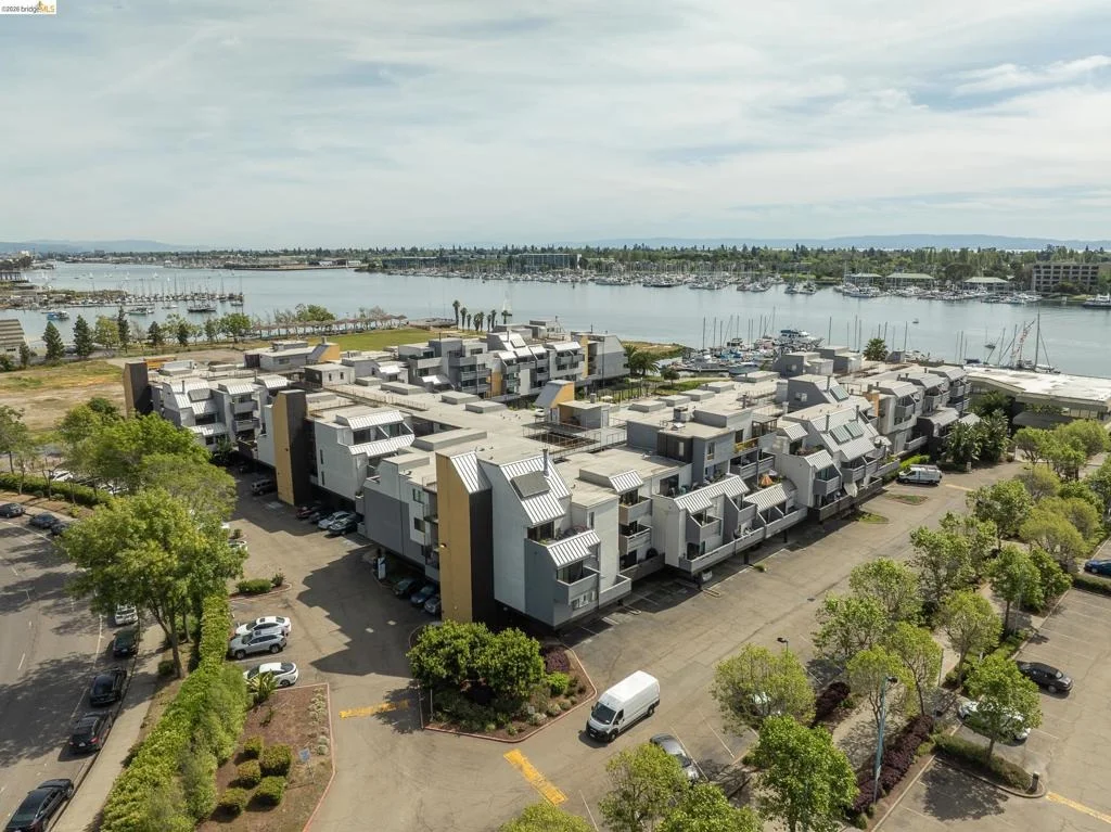 Photo of Unit 353 at 1 Embarcadero