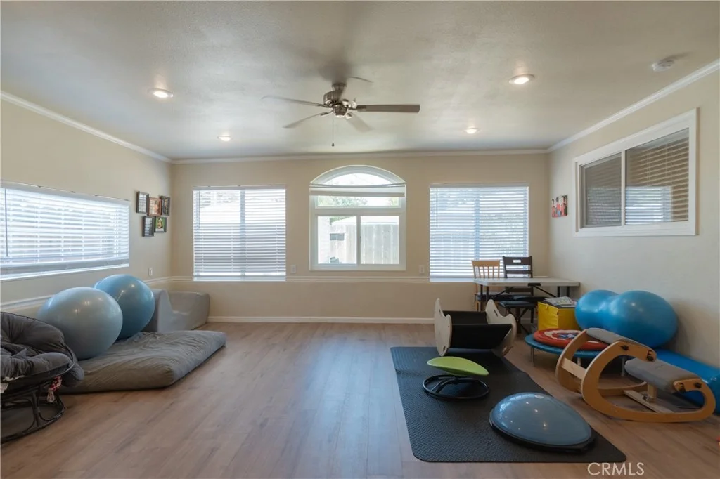 Photo of 2617 Agnes