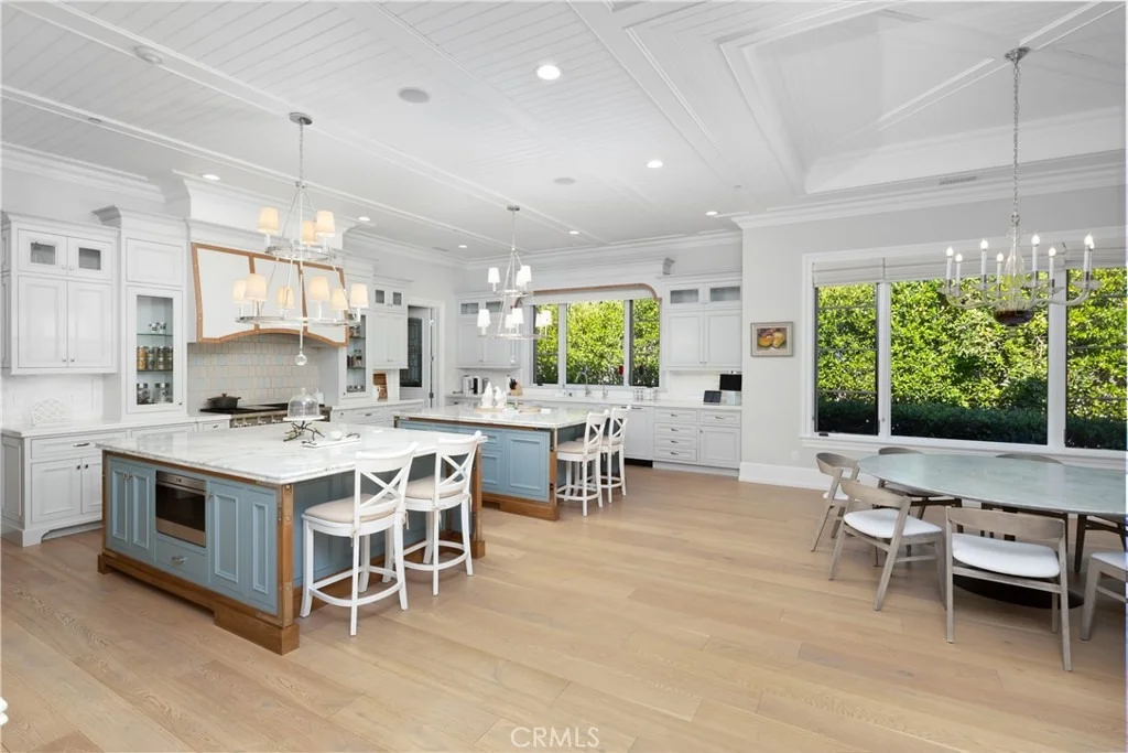 Photo of 935 W Foothill Boulevard