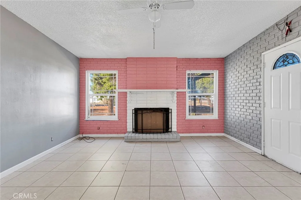 Photo of 17047 Eucalyptus Street