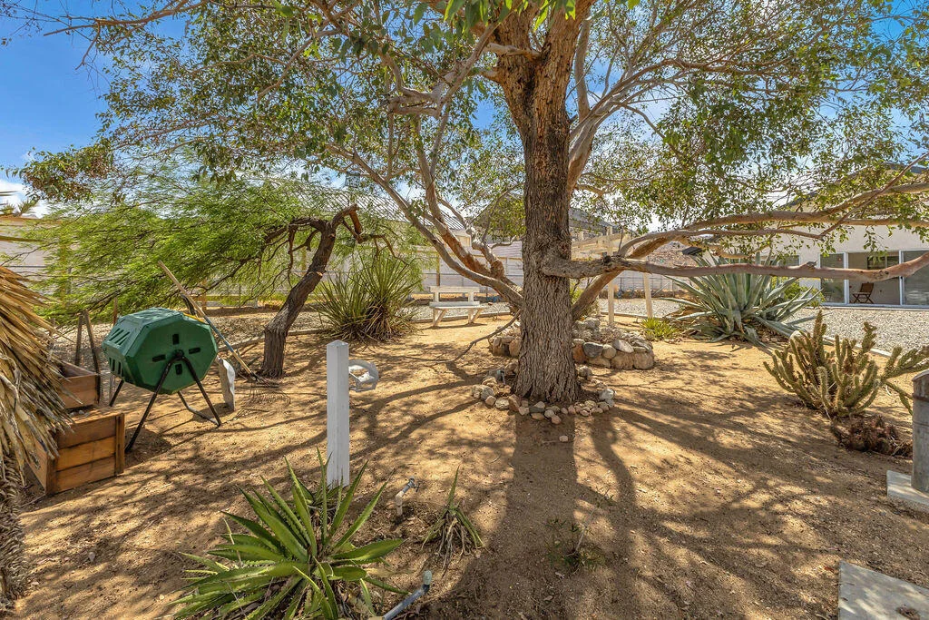 Photo of 7815 Sunset Road