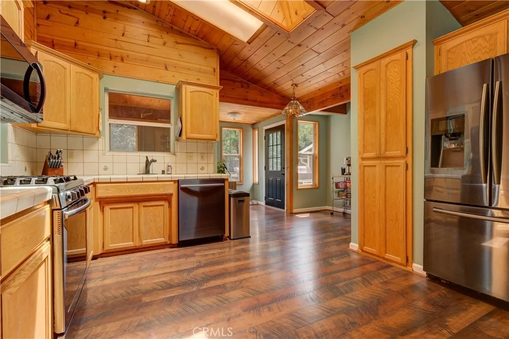 Photo of 5864 Paschal