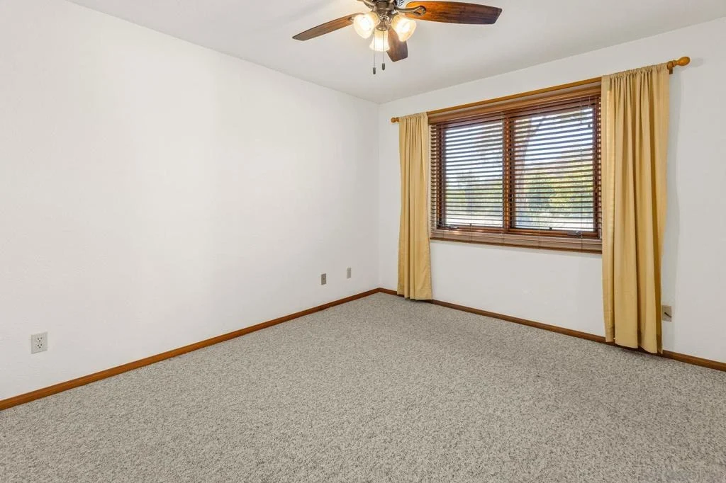 Photo of 25090 Oakana