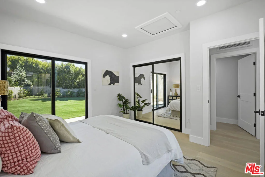 Photo of 23813 Harbor Vista Drive