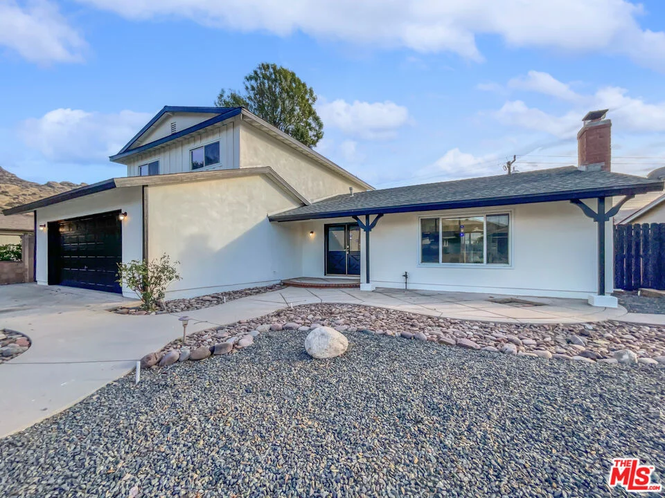 Photo of 6558 Menlo Street