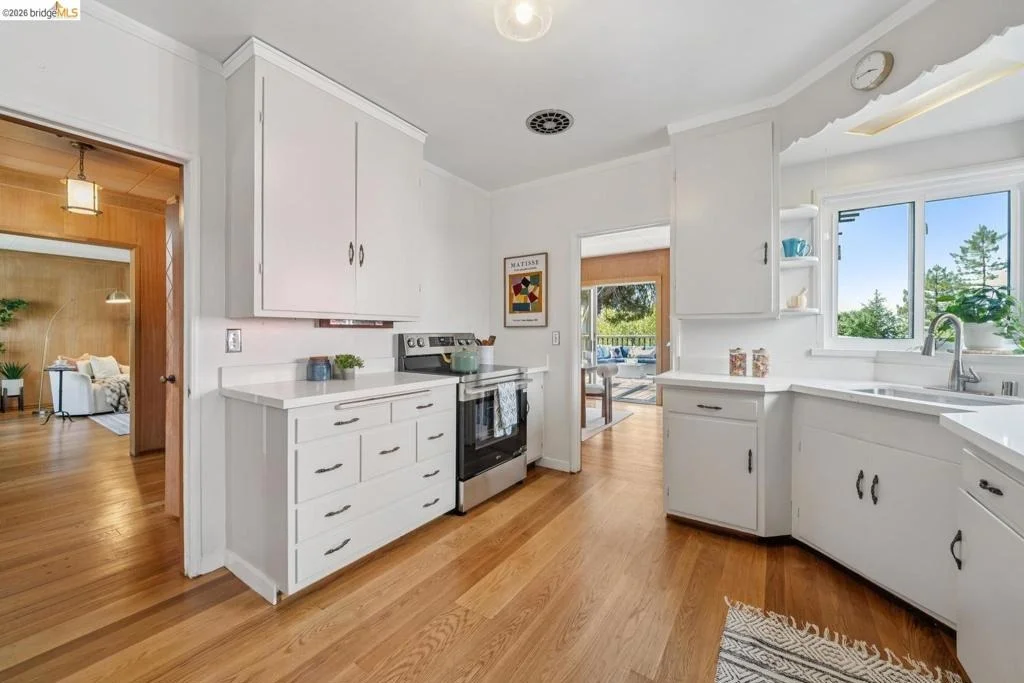 Photo of 155 Avenida DR