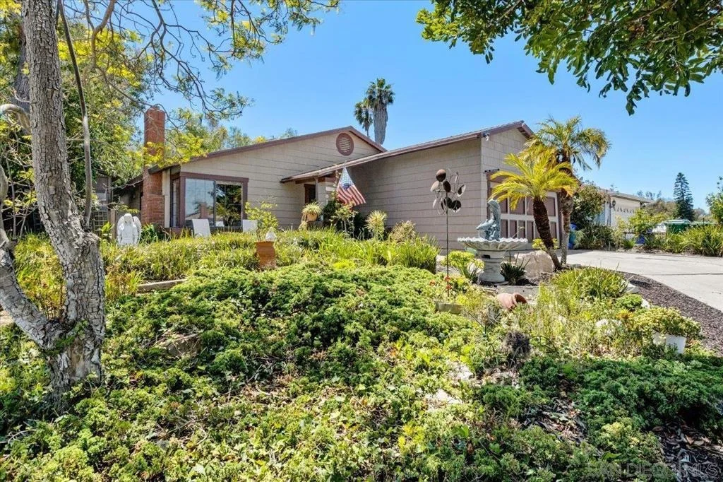 Photo of 2337 Fallingleaf