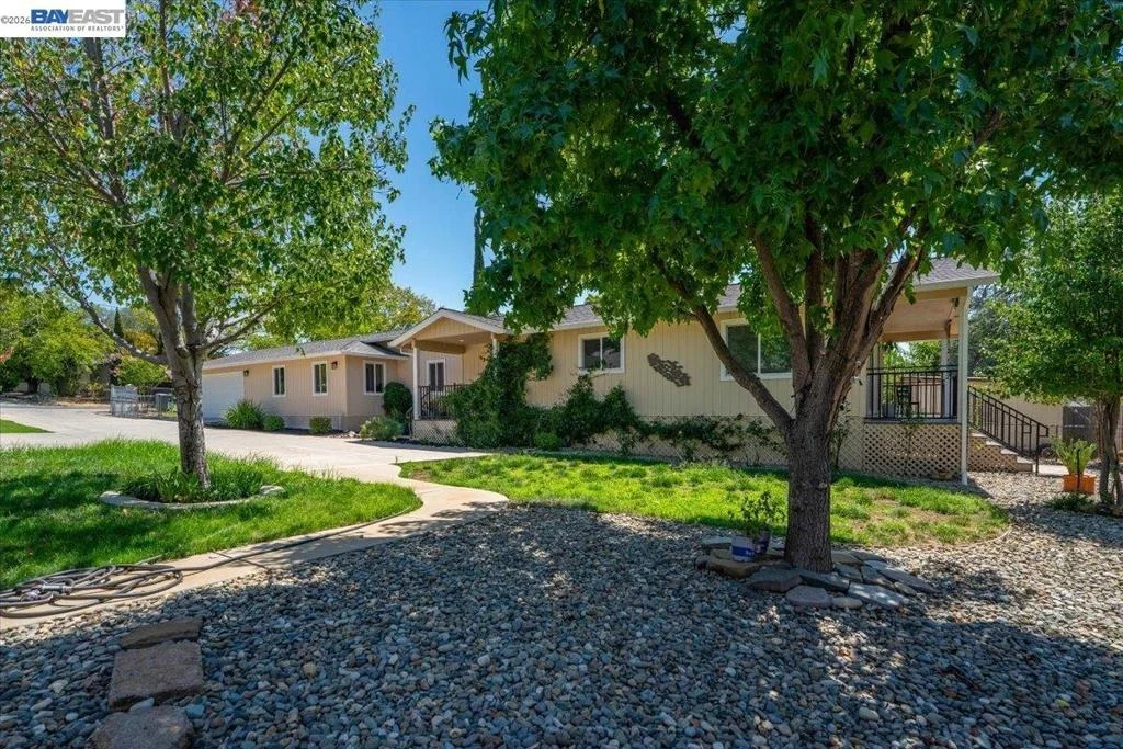 Photo of 2584 Reservoir Ln