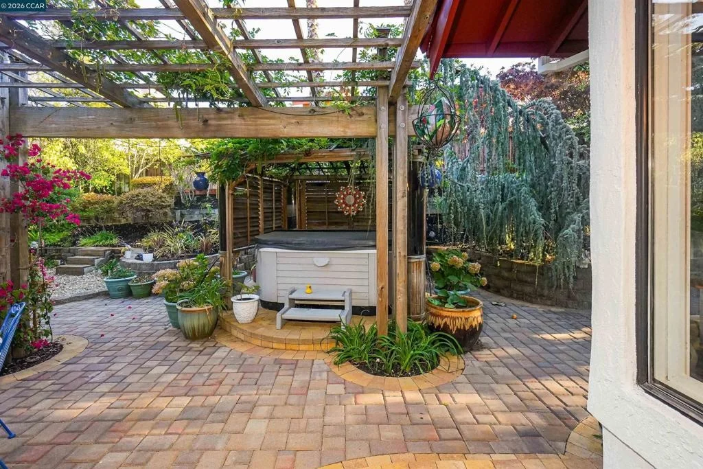Photo of 100 Opal Ct
