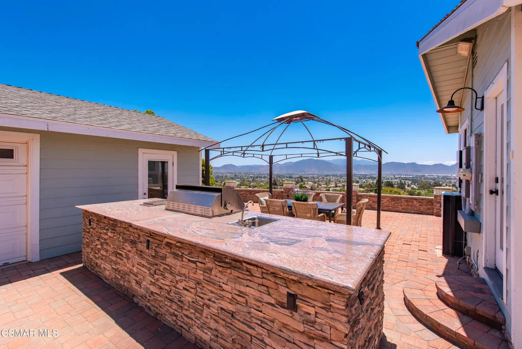 Photo of 315 N Loop Drive