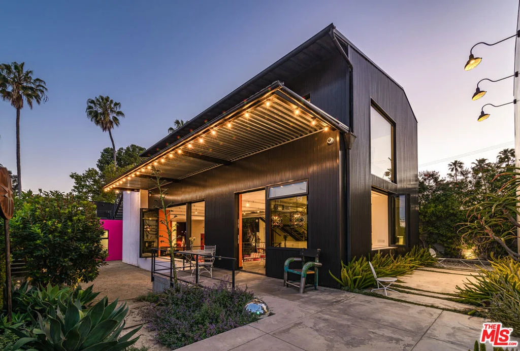 Photo of 813 Palms