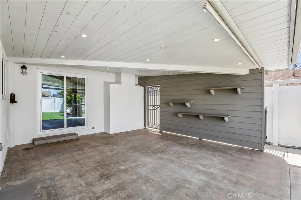 Photo of 11003 Lindesmith Avenue