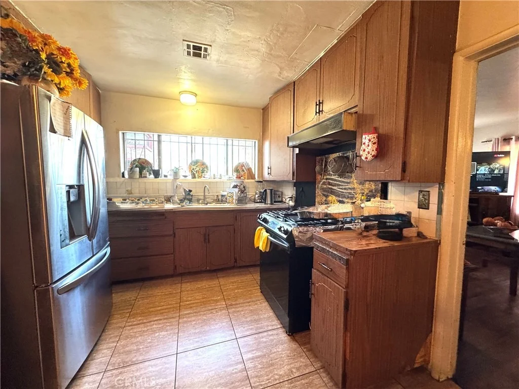 Photo of 6271 Stanton