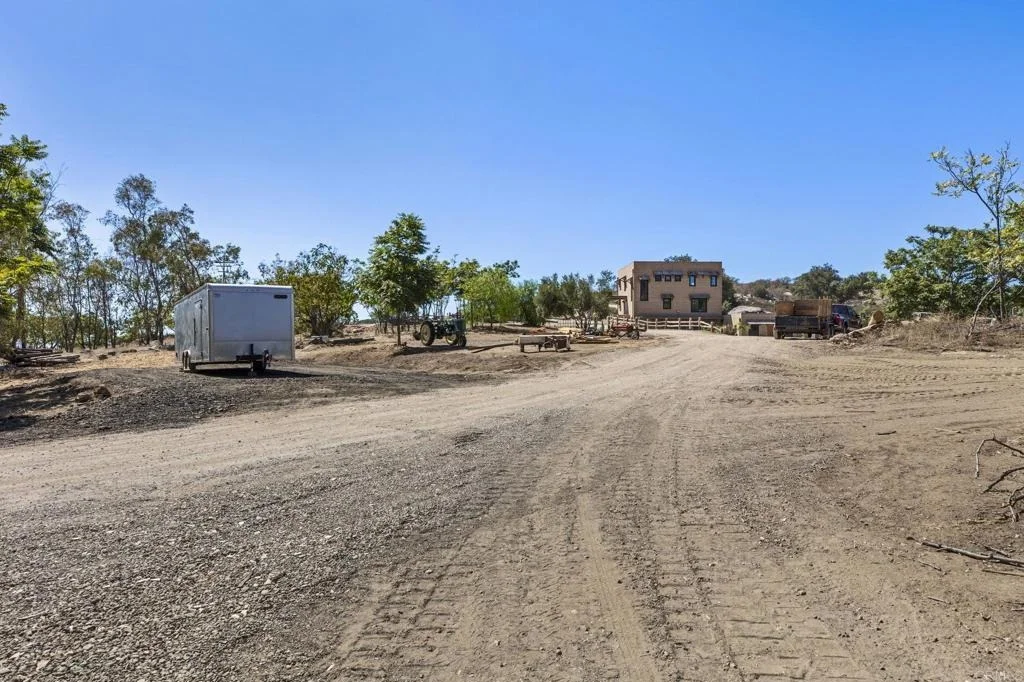 Photo of 21179 Sutherland Dam Road
