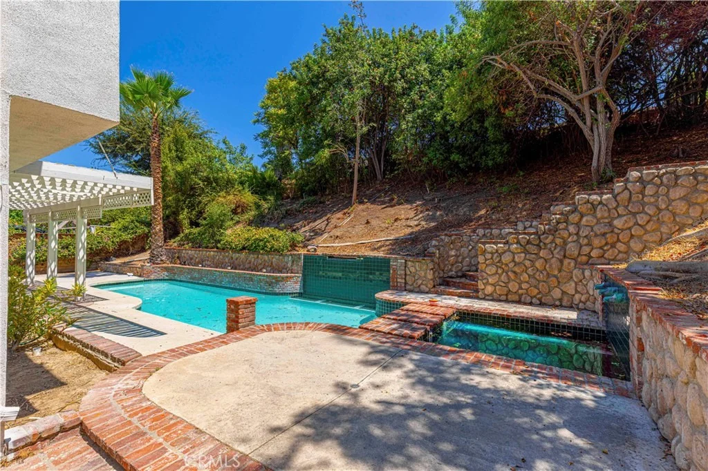 Photo of 900 Fall Creek Court