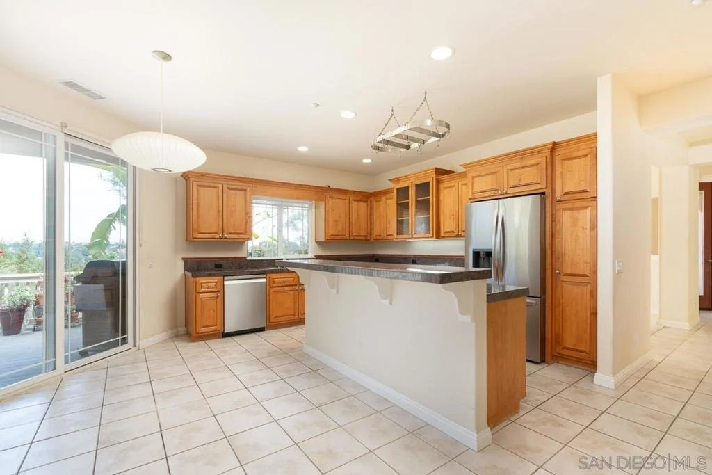 Photo of 613 Carnation Ln