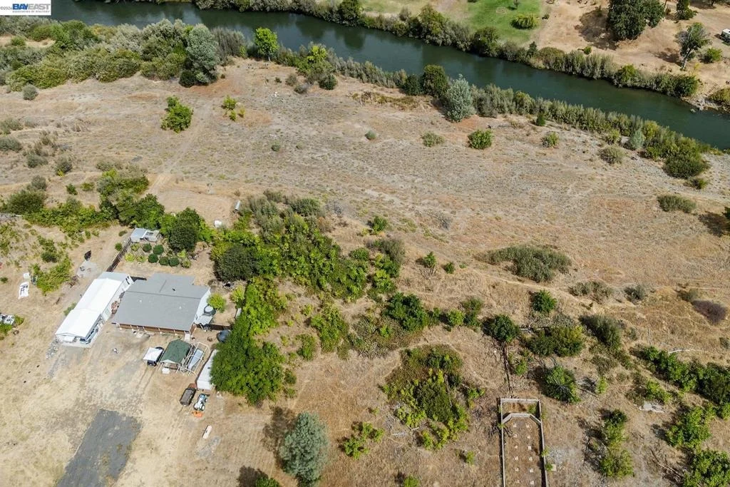 Photo of 303 Bear Springs Rd.