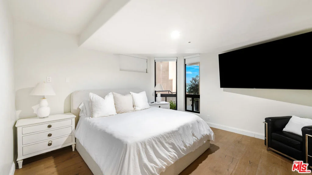 Photo of 25252 Malibu Road