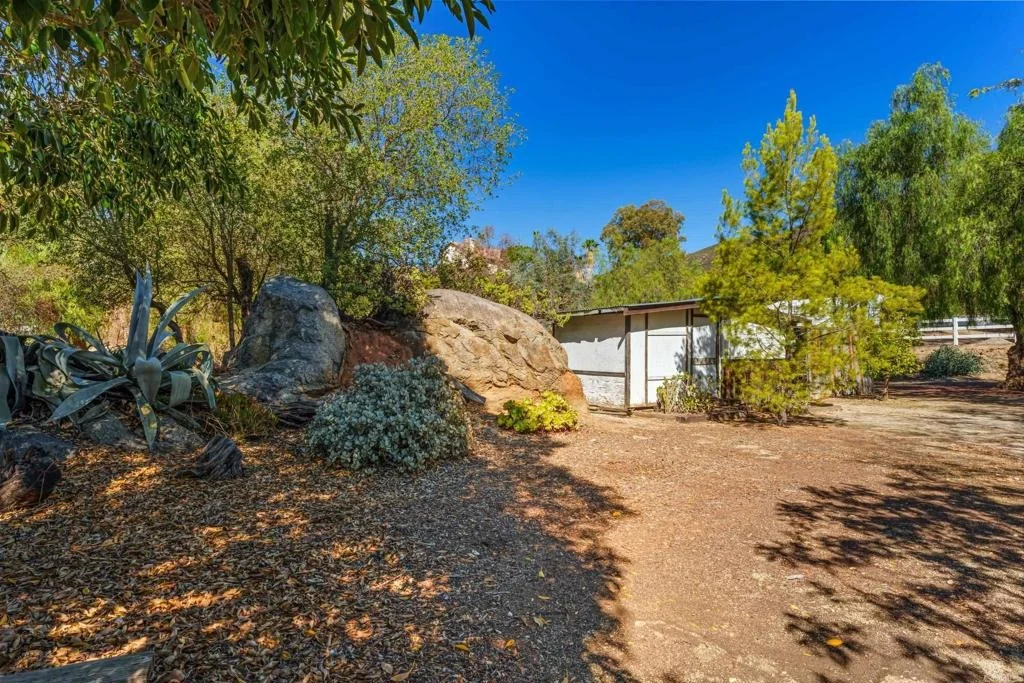 Photo of 3042 Holly Rd