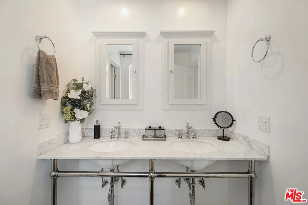Photo of 208 Knoll Road