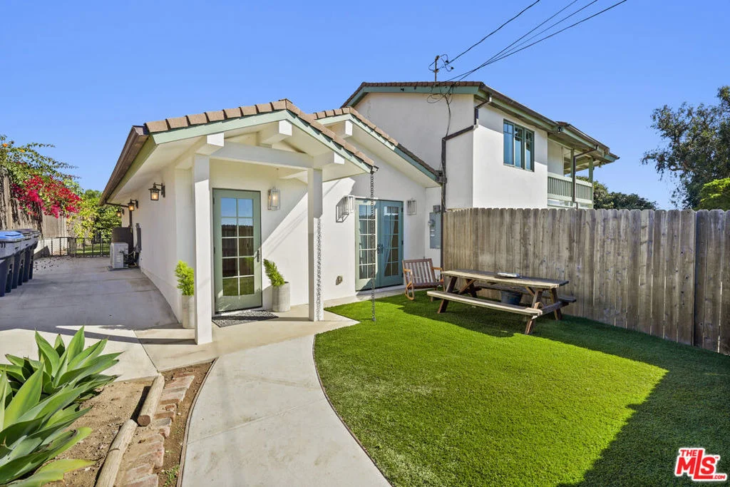 Photo of 6052 Merritt Drive
