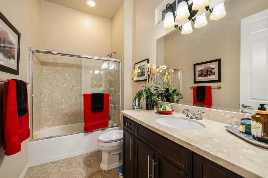 Photo of 81194 Avenida Colonias
