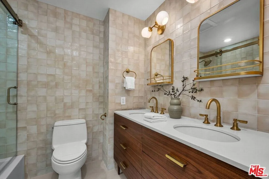 Photo of 3225 Iredell Lane