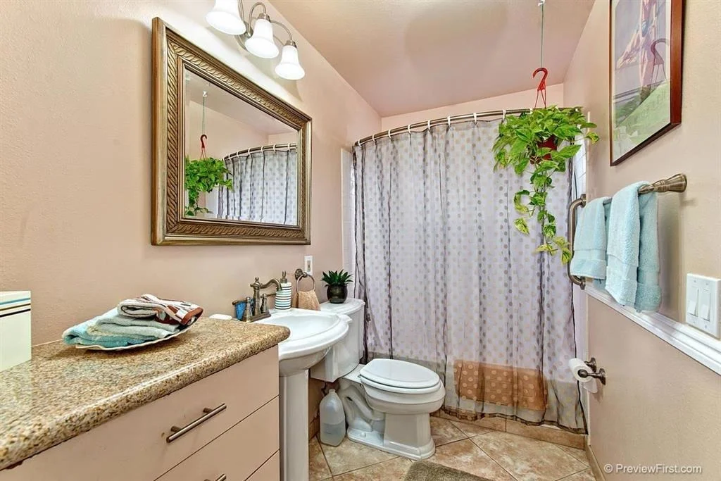 Photo of Unit 3 at 31948 DEL CIELO ESTE