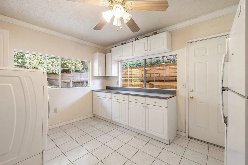 Photo of 5284 Bardwell Avenue