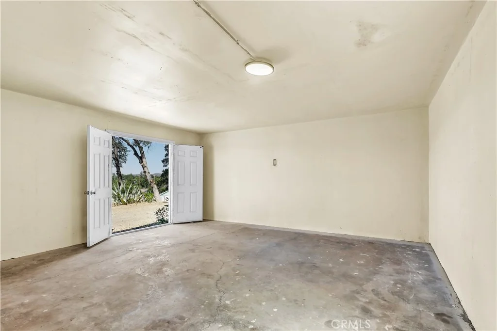 Photo of 15905 Kugelman