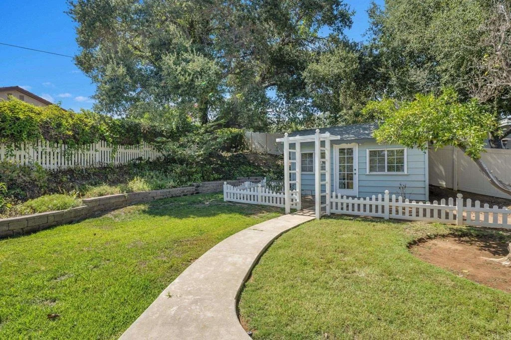 Photo of 1752 Grove Road