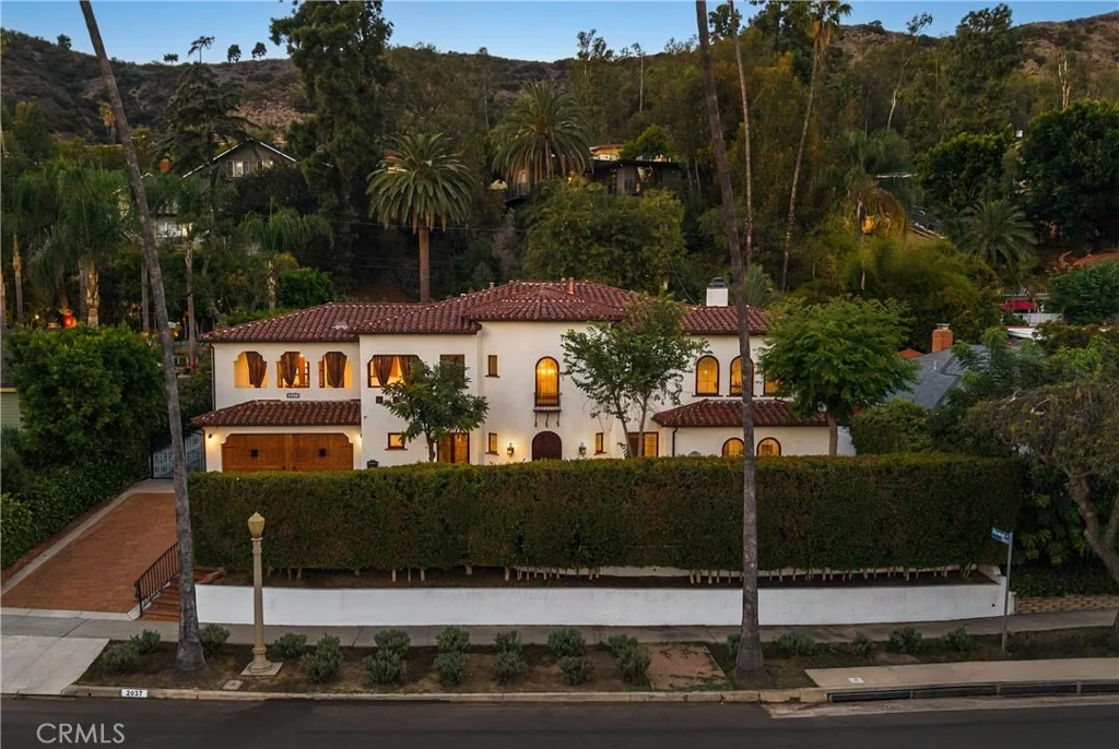 Photo of 2037 Hill Drive