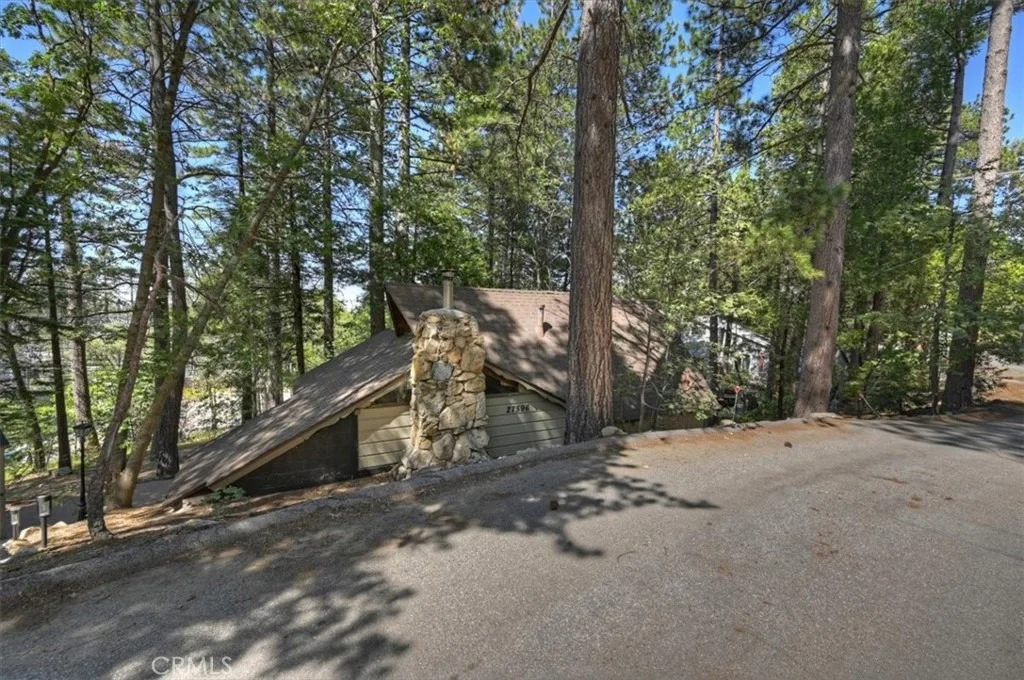 Photo of 27596 Oak Knoll