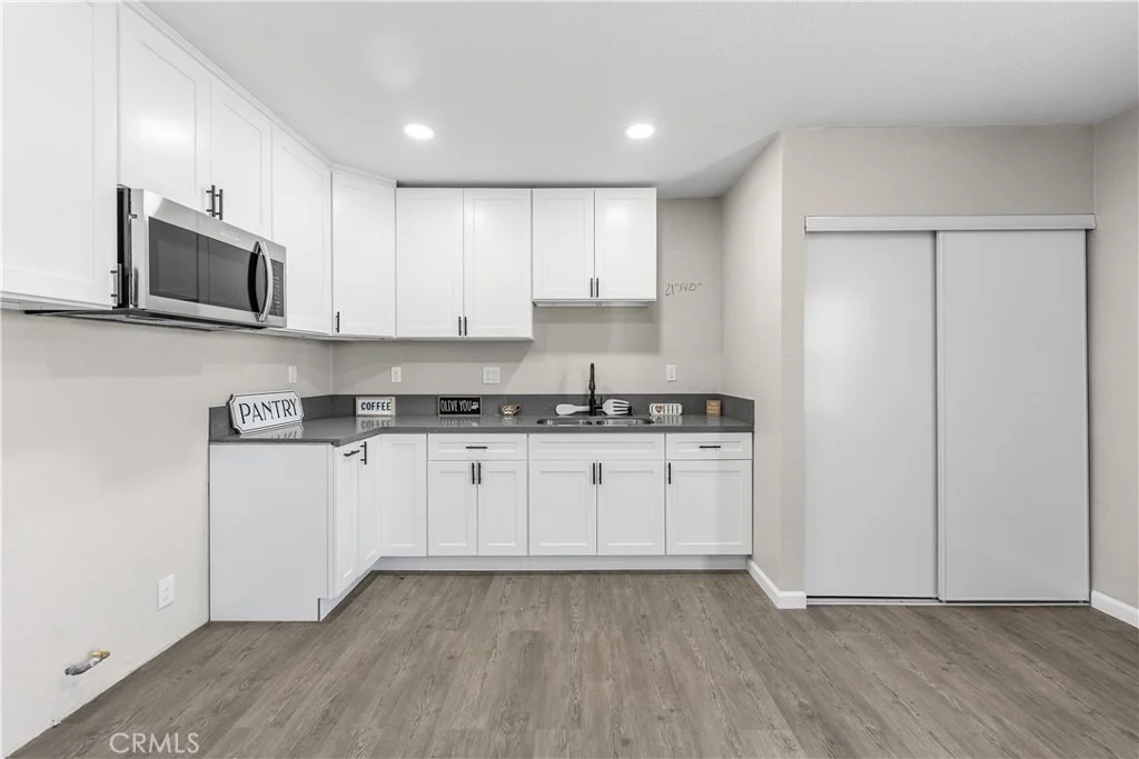Photo of 15992 Lawrence Drive