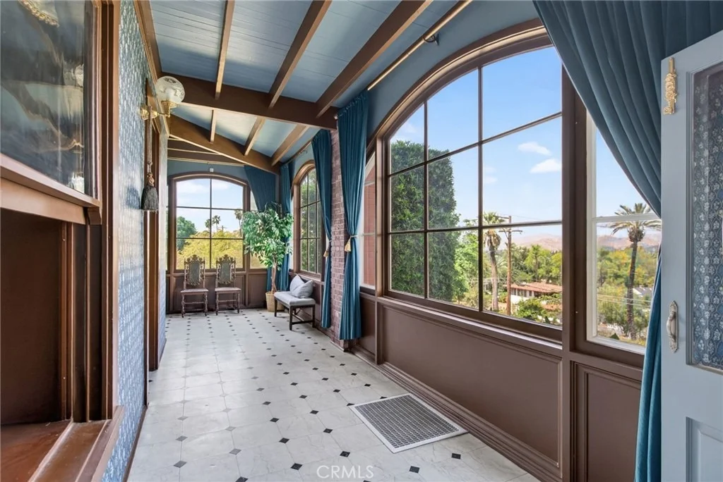 Photo of 2812 Ivy