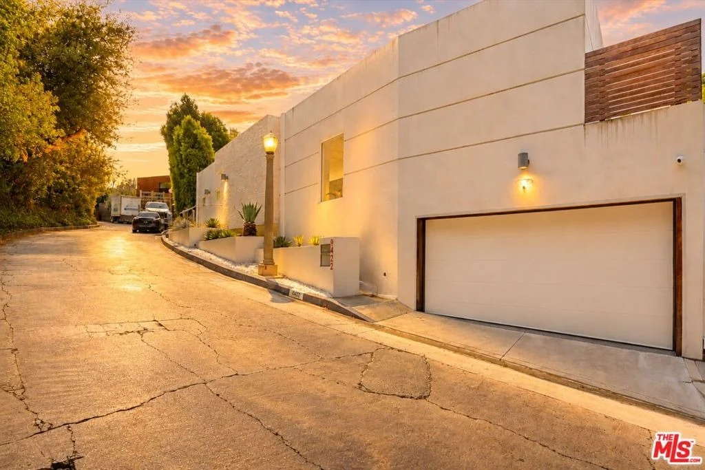 Photo of 9422 Readcrest Drive