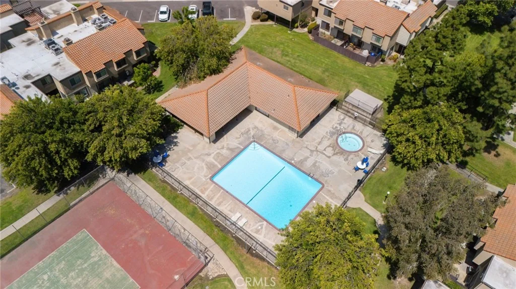 Photo of Unit G at 9362 Shadowood Drive