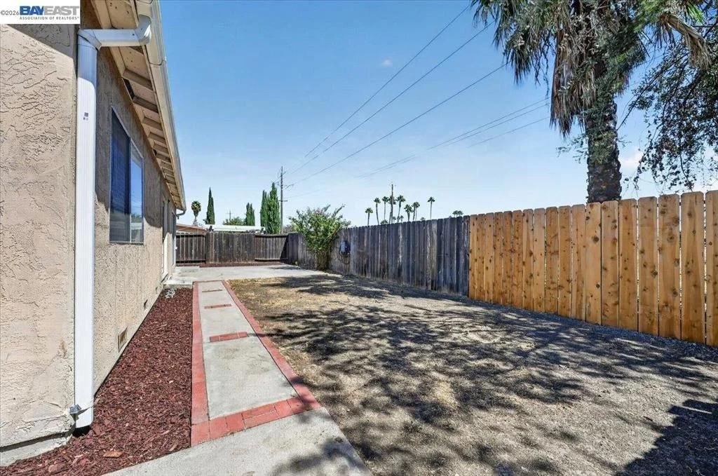 Photo of 2650 Colony Dr