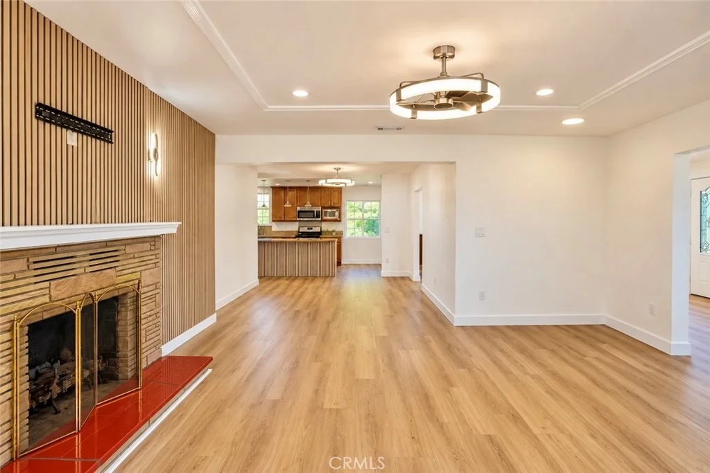 Photo of 17841 Collins