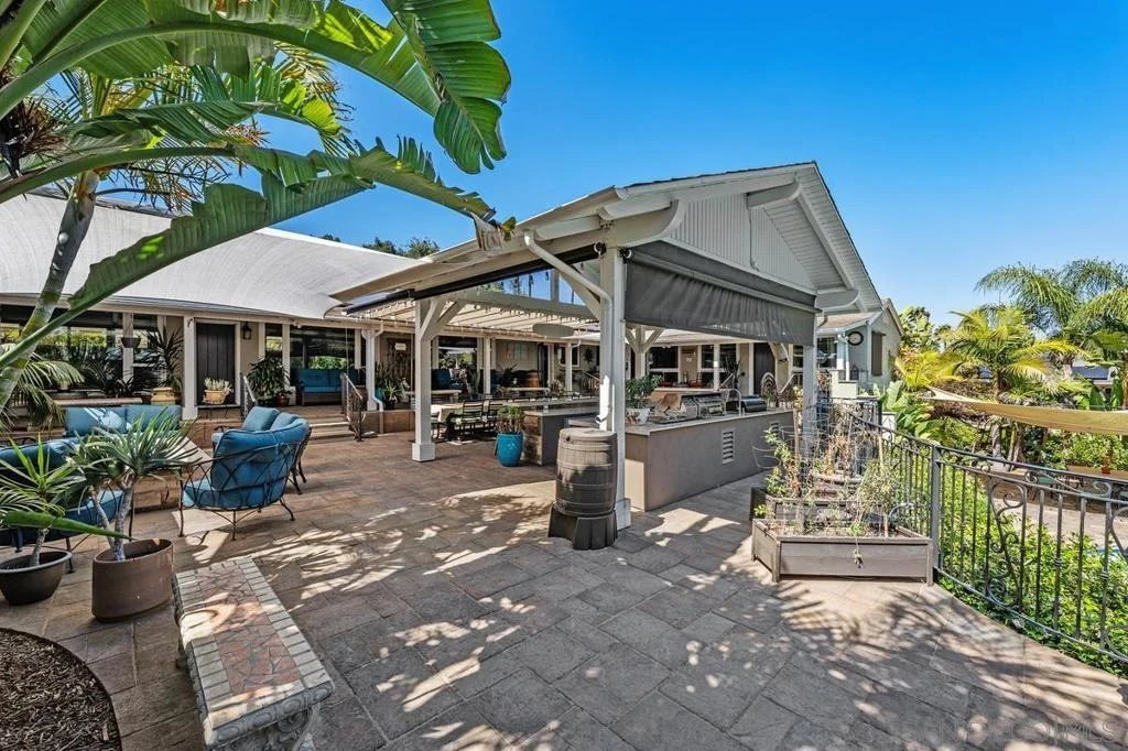 Photo of 9865 Edgelake Drive