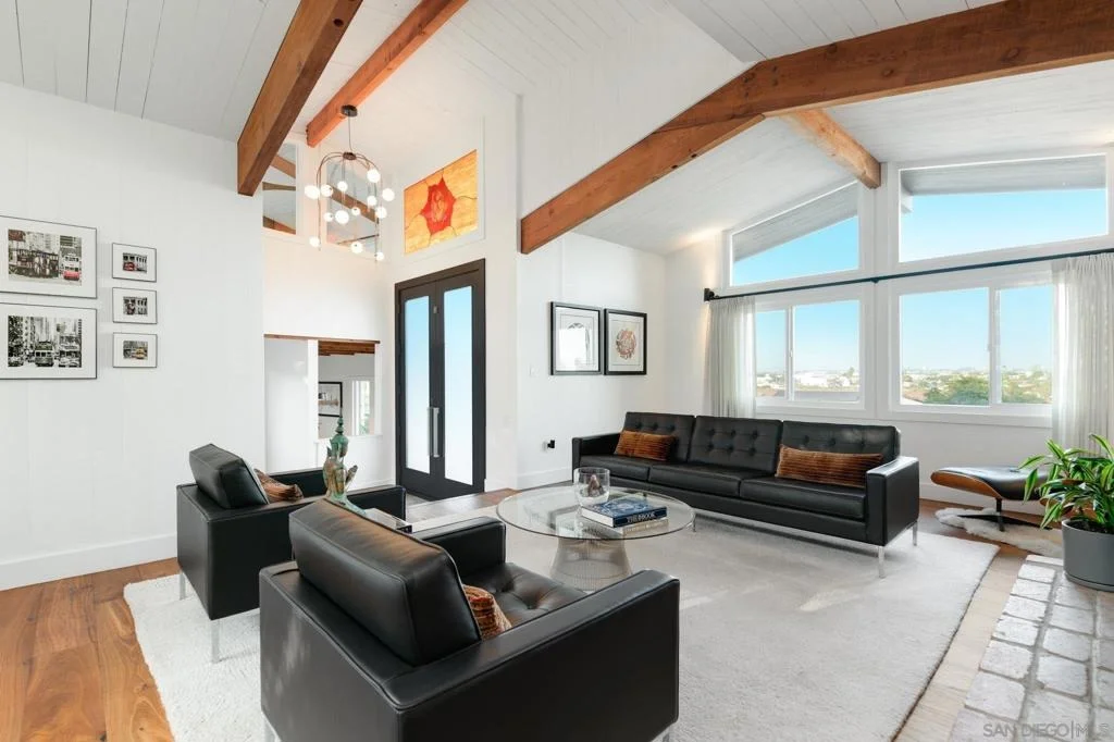 Photo of 3958 La Cresta